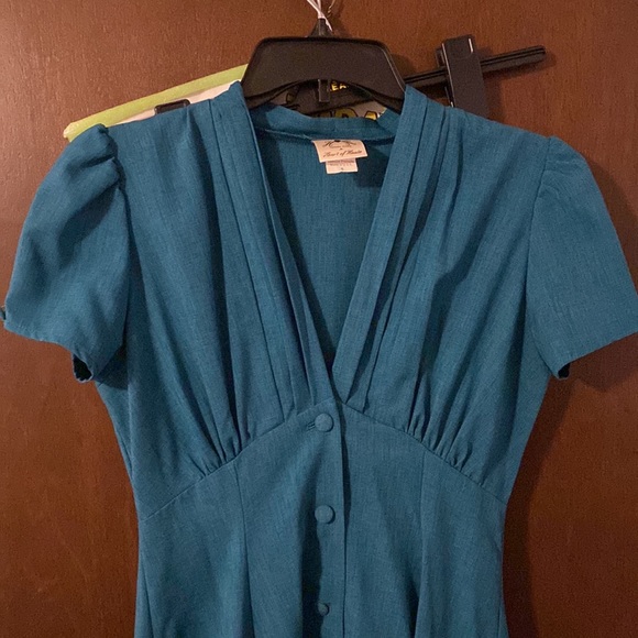 Blue button up retro inspired dress. - Picture 3 of 5